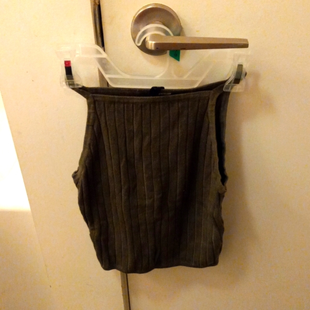 Divided tank top cropped